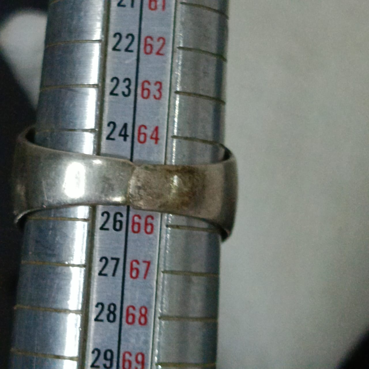 خاتم فضة أمريكي تخفة بحجر ياقوت