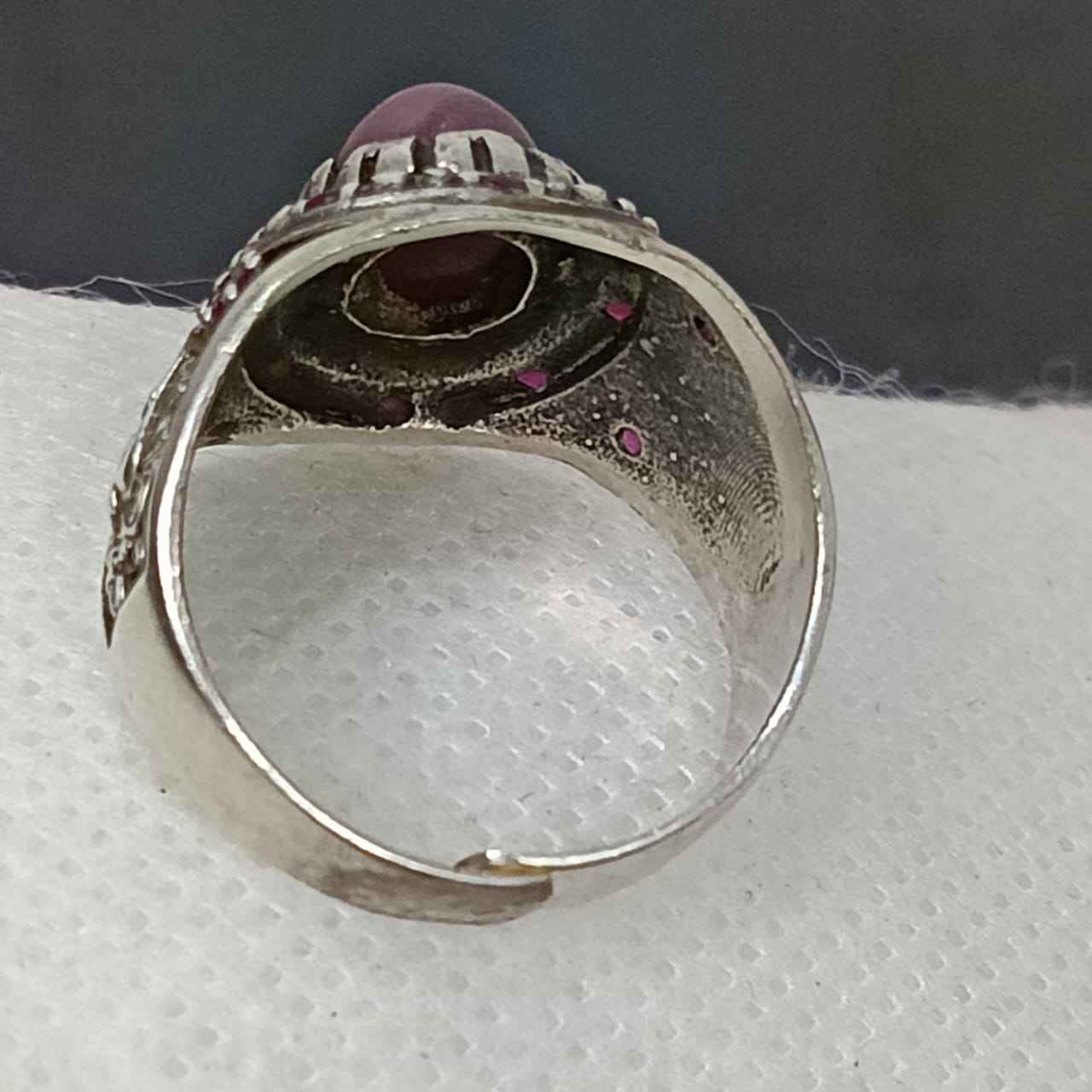 خاتم فضة أمريكي تخفة بحجر ياقوت