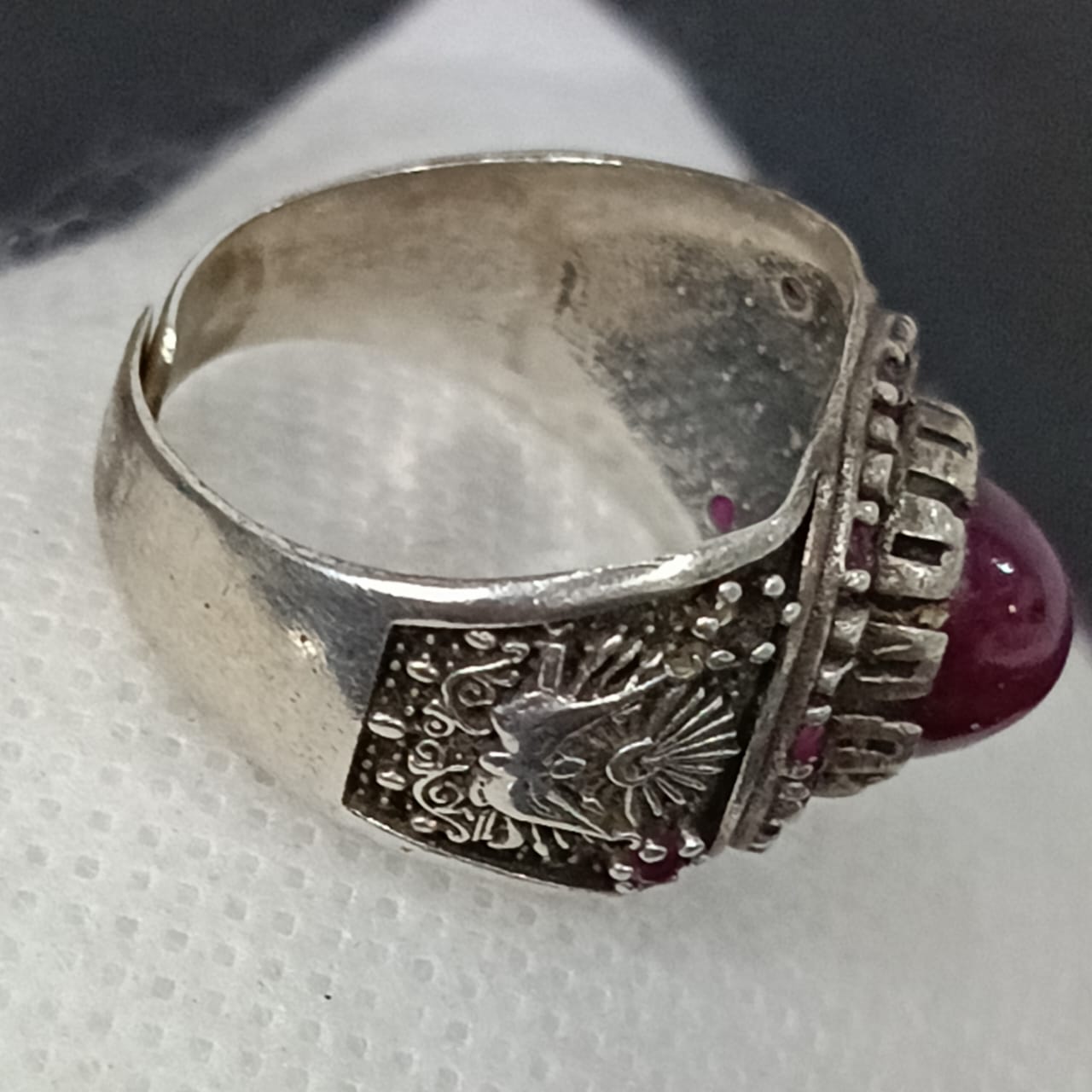 خاتم فضة أمريكي تخفة بحجر ياقوت