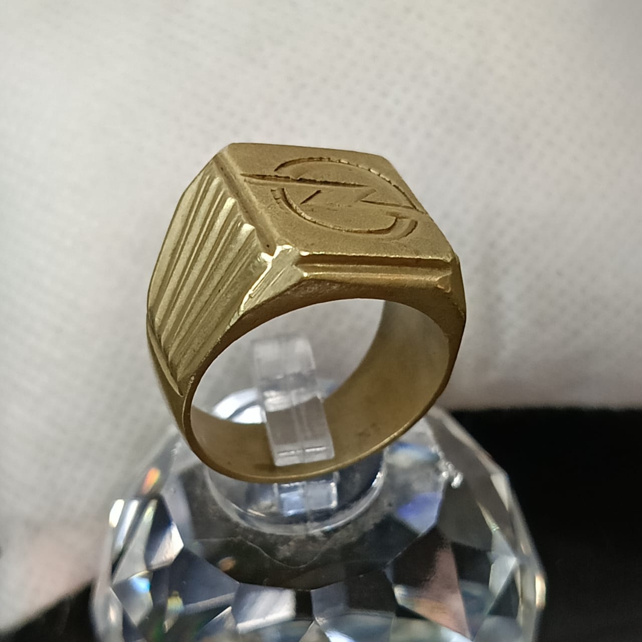 خاتم نحاس ثقيل