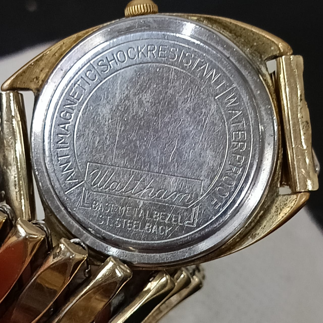 Montre mécanique suisse vintage original