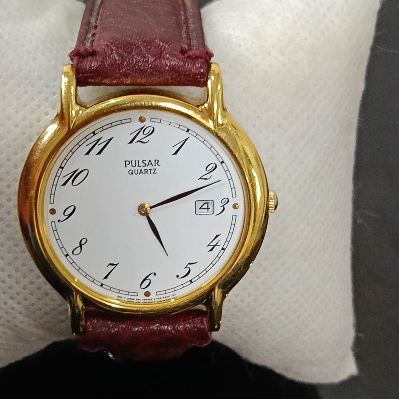 Montre Pulsar extra plat plaque or vintage original