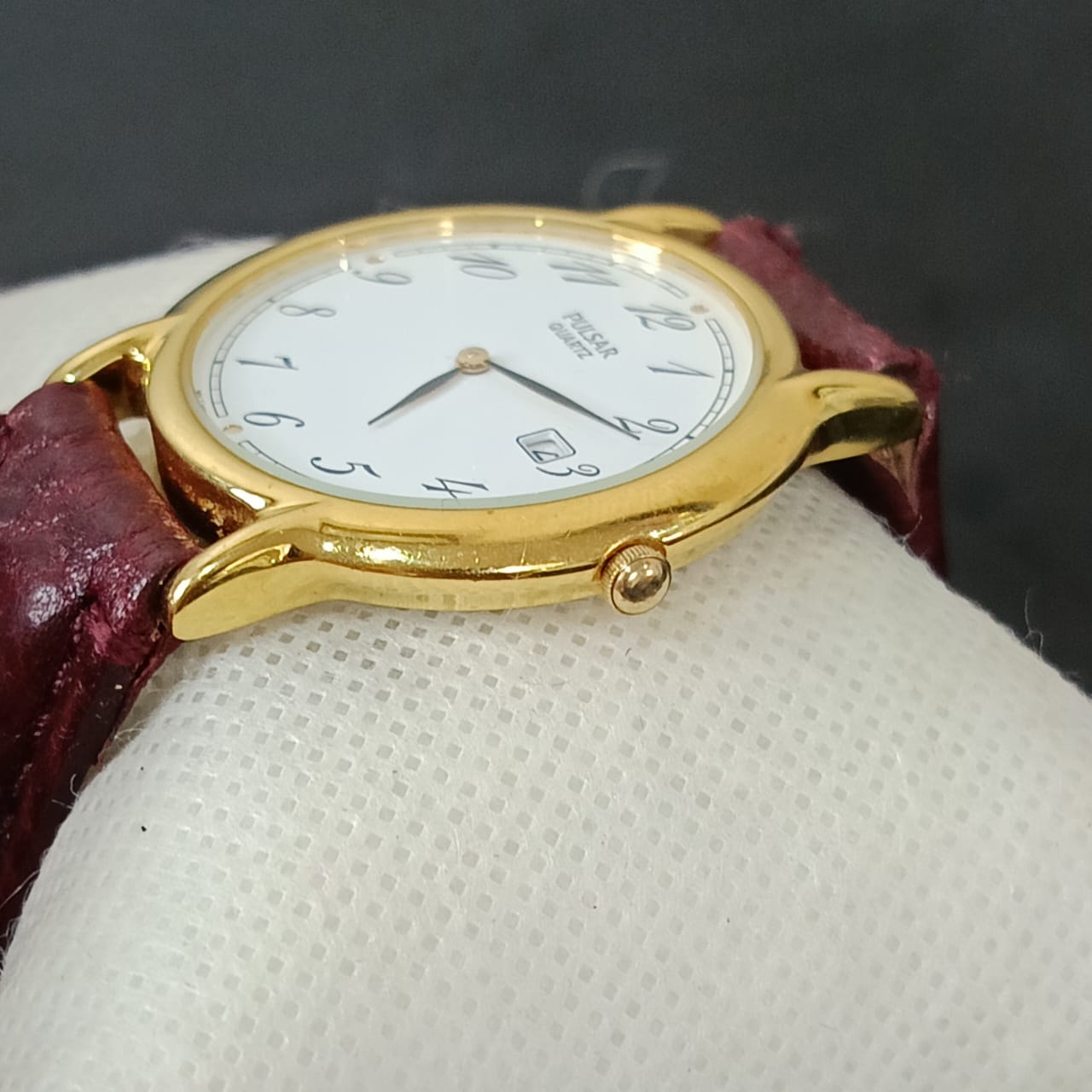 Montre Pulsar extra plat plaque or vintage original