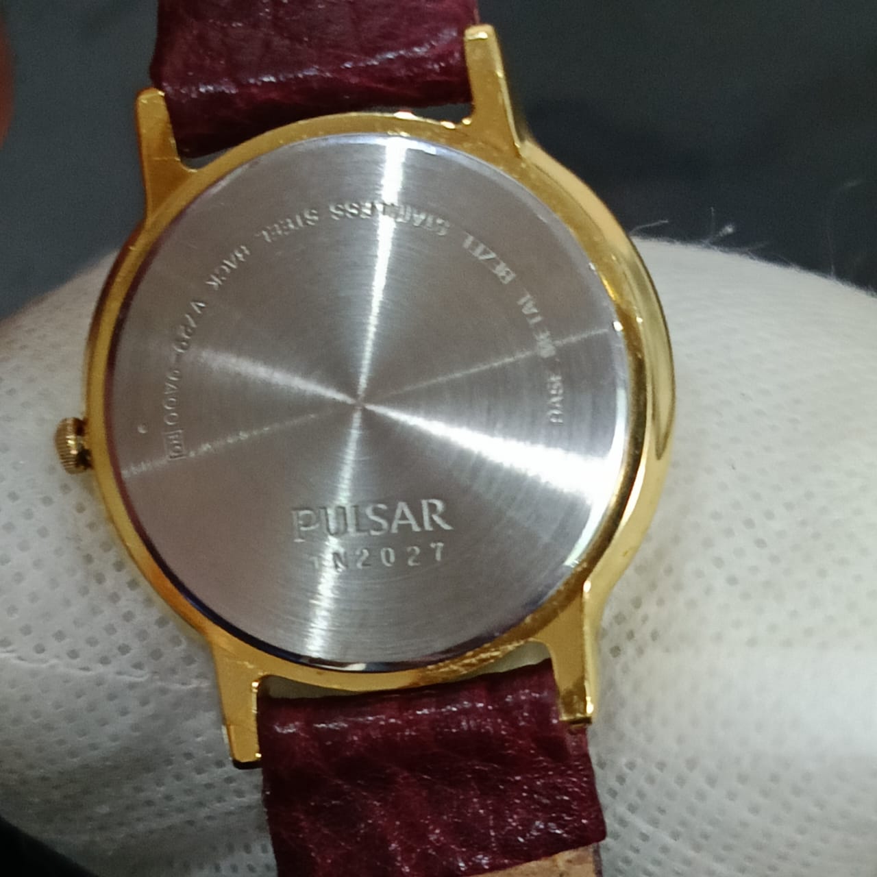 Montre Pulsar extra plat plaque or vintage original