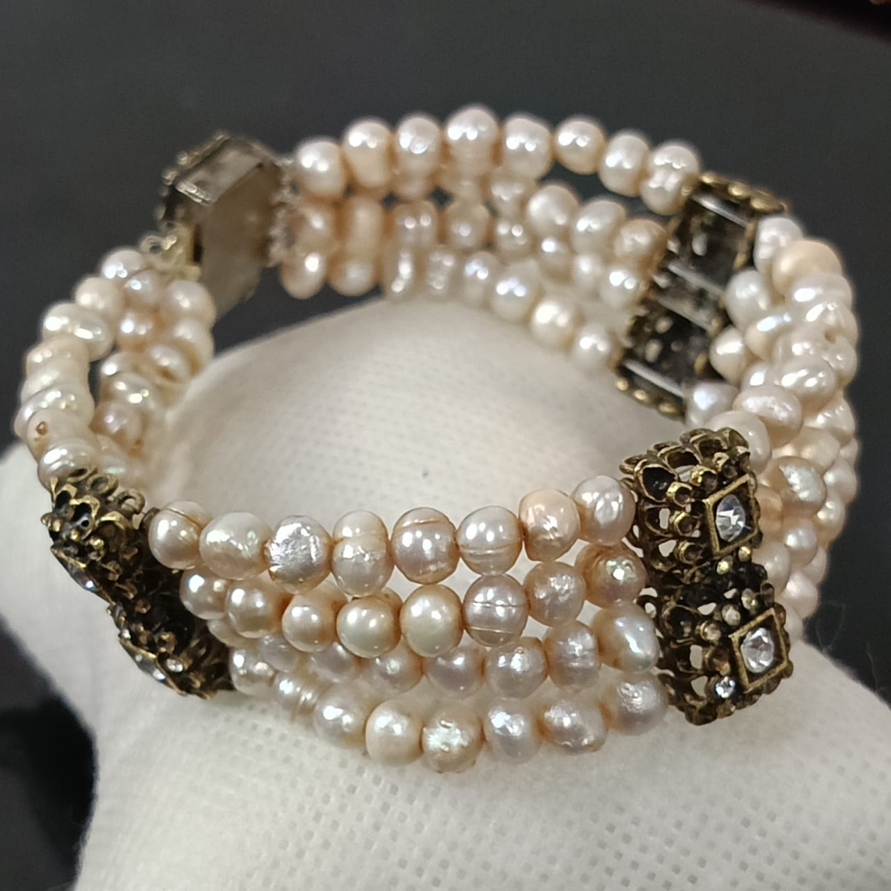 سوار تحفة بجوهر حر