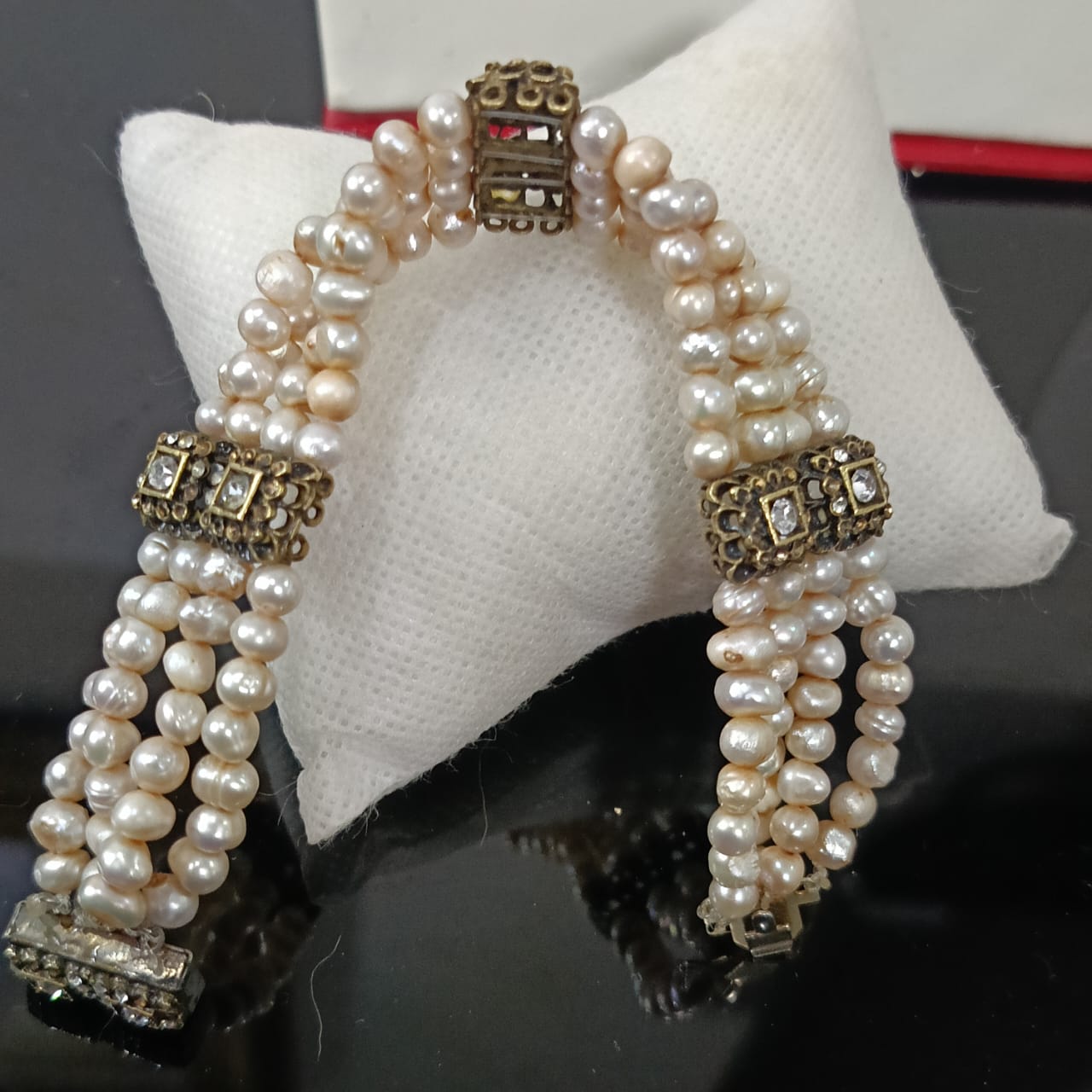 سوار تحفة بجوهر حر