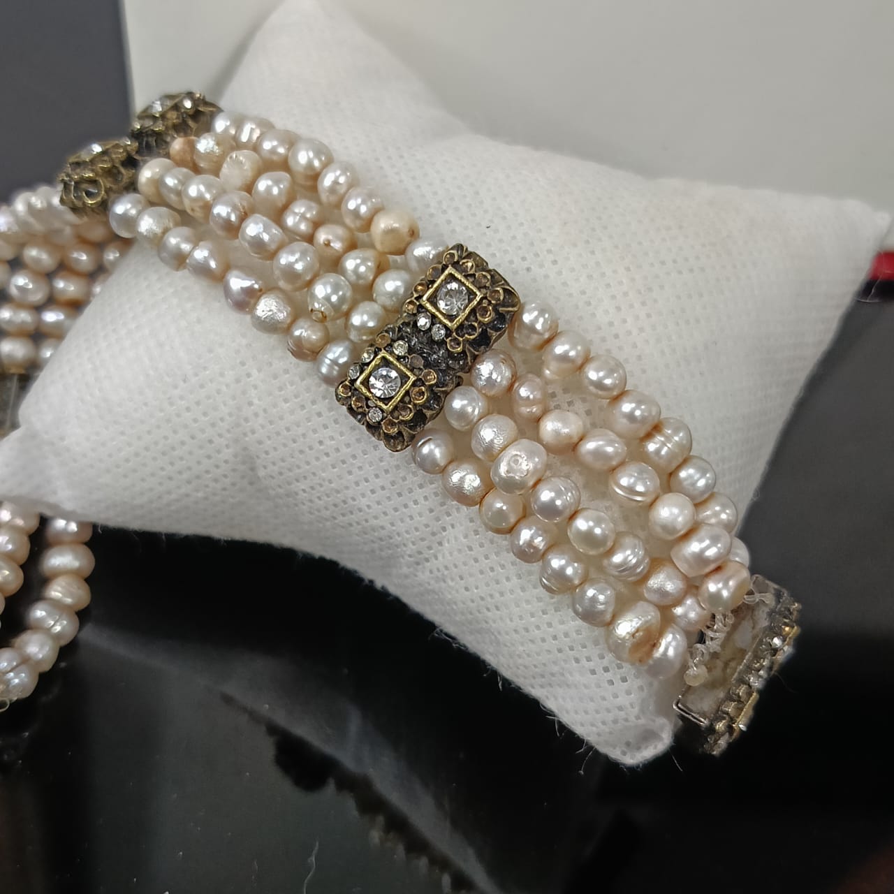 سوار تحفة بجوهر حر