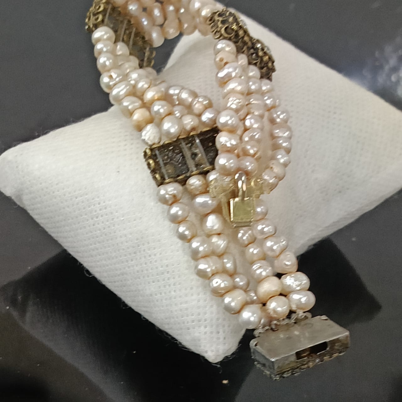 سوار تحفة بجوهر حر