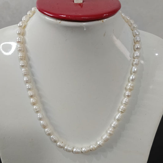 عقد تحفة بالجوهر الحر