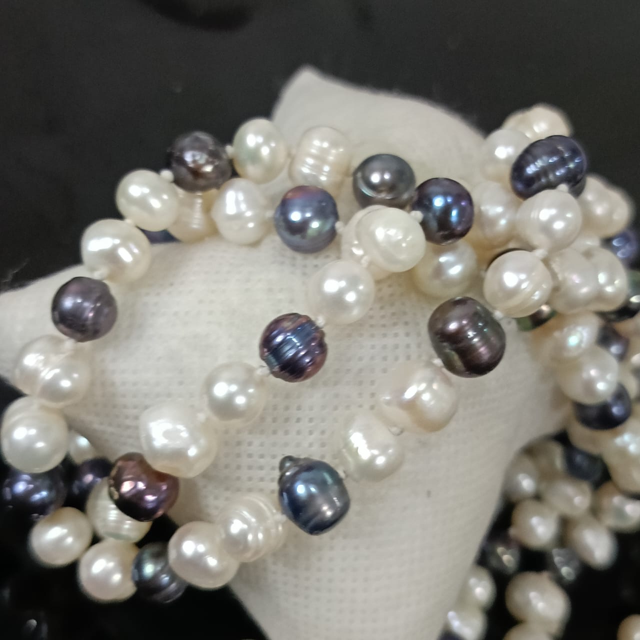 عقد تحفة بالؤلؤ فضي وأبيض طبيعي