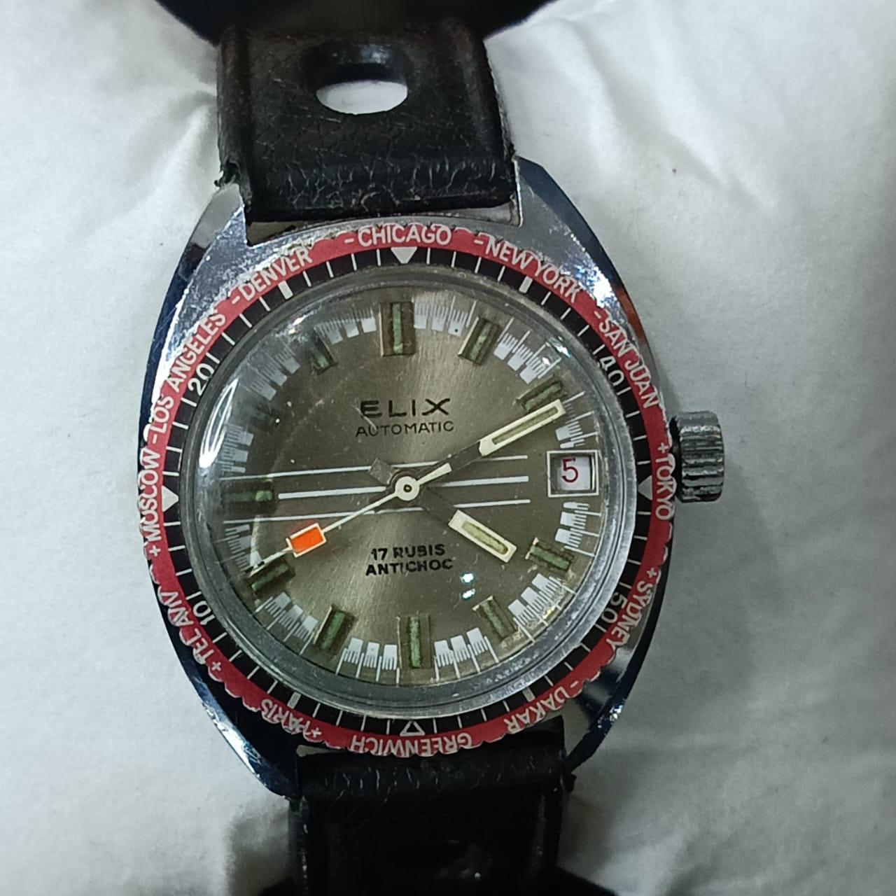 Montre elix automatique plongée vintage