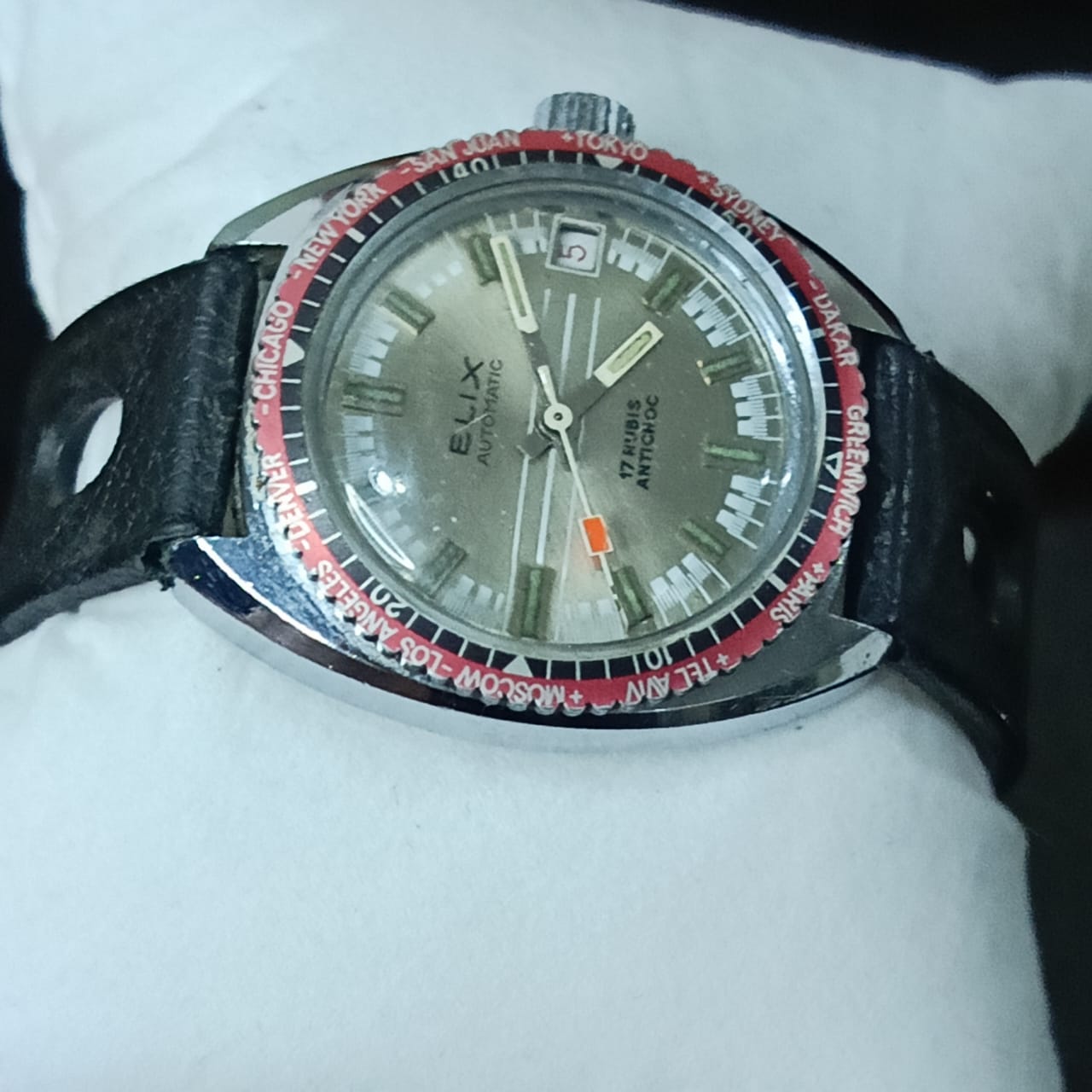 Montre elix automatique plongée vintage