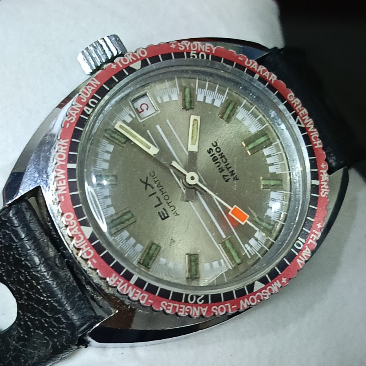 Montre elix automatique plongée vintage