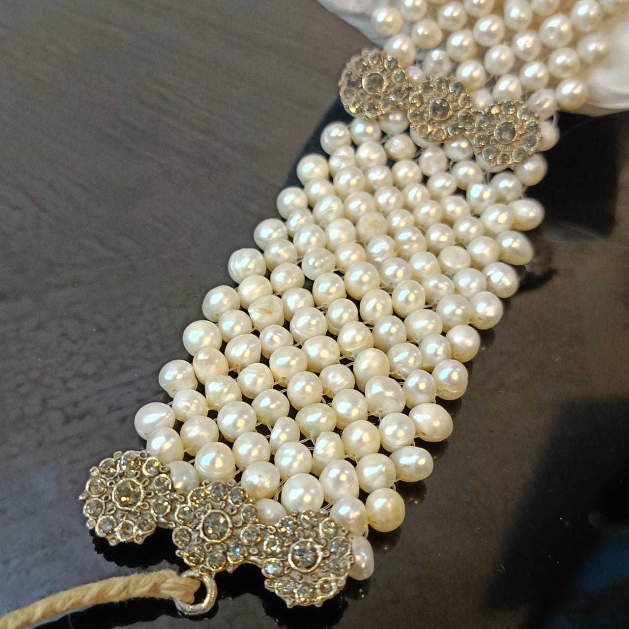 جبين من لؤلؤ طبيعي تحفة