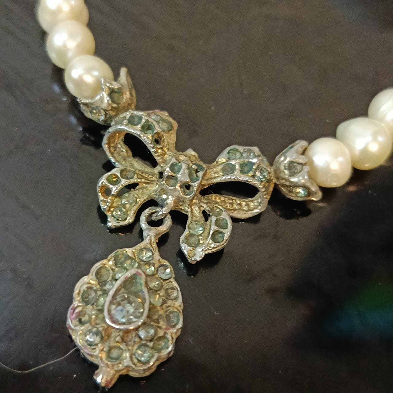 عقد لؤلؤ طبيعي صغير