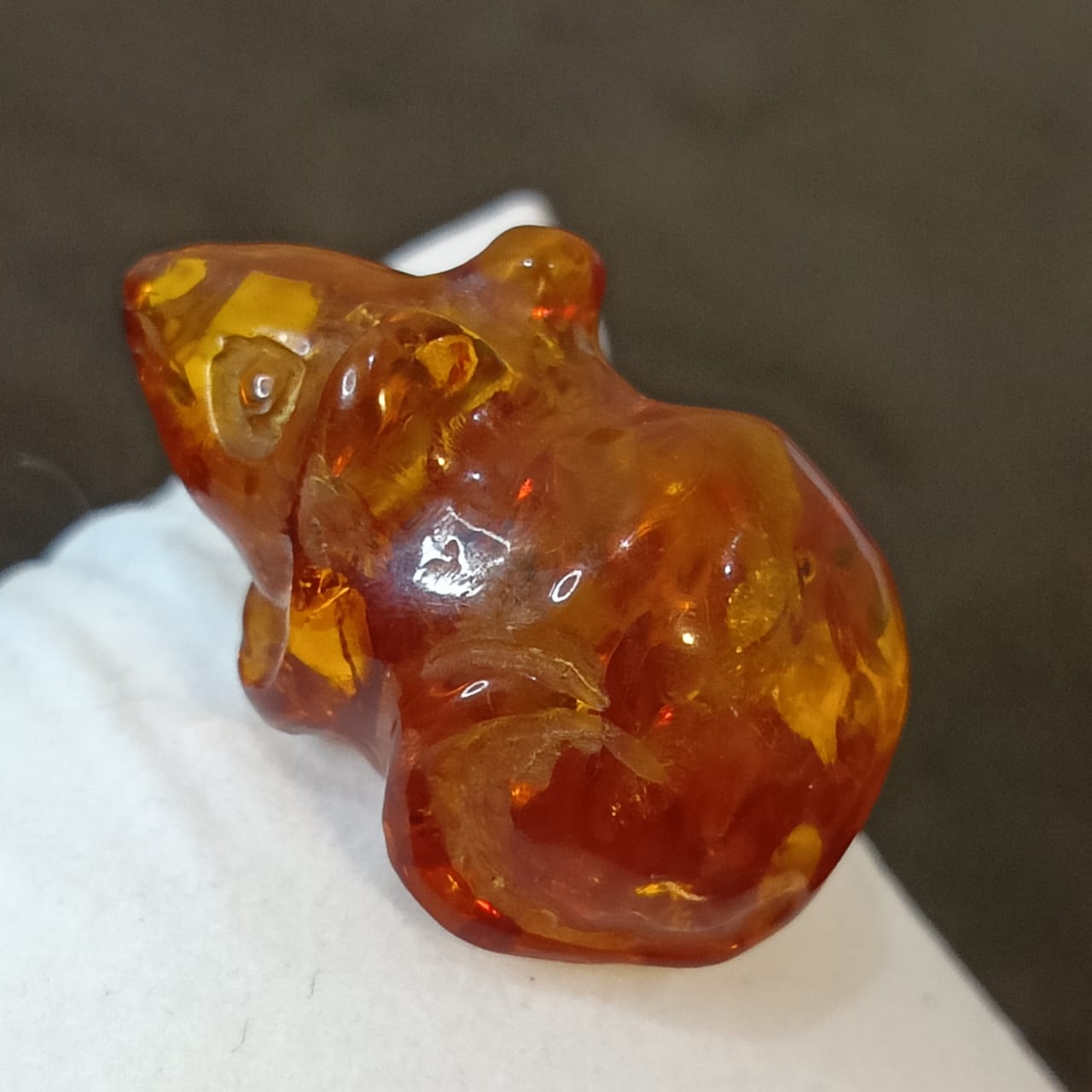 تحفة من كهرمان فواح طبيعي