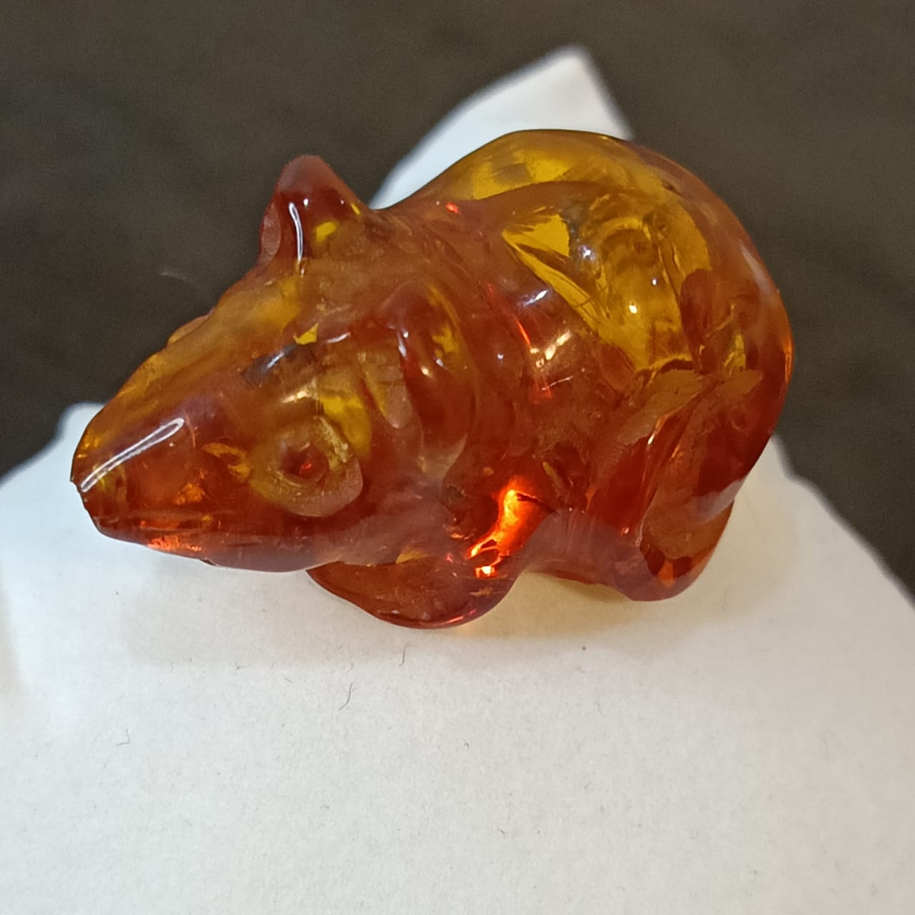 تحفة من كهرمان فواح طبيعي