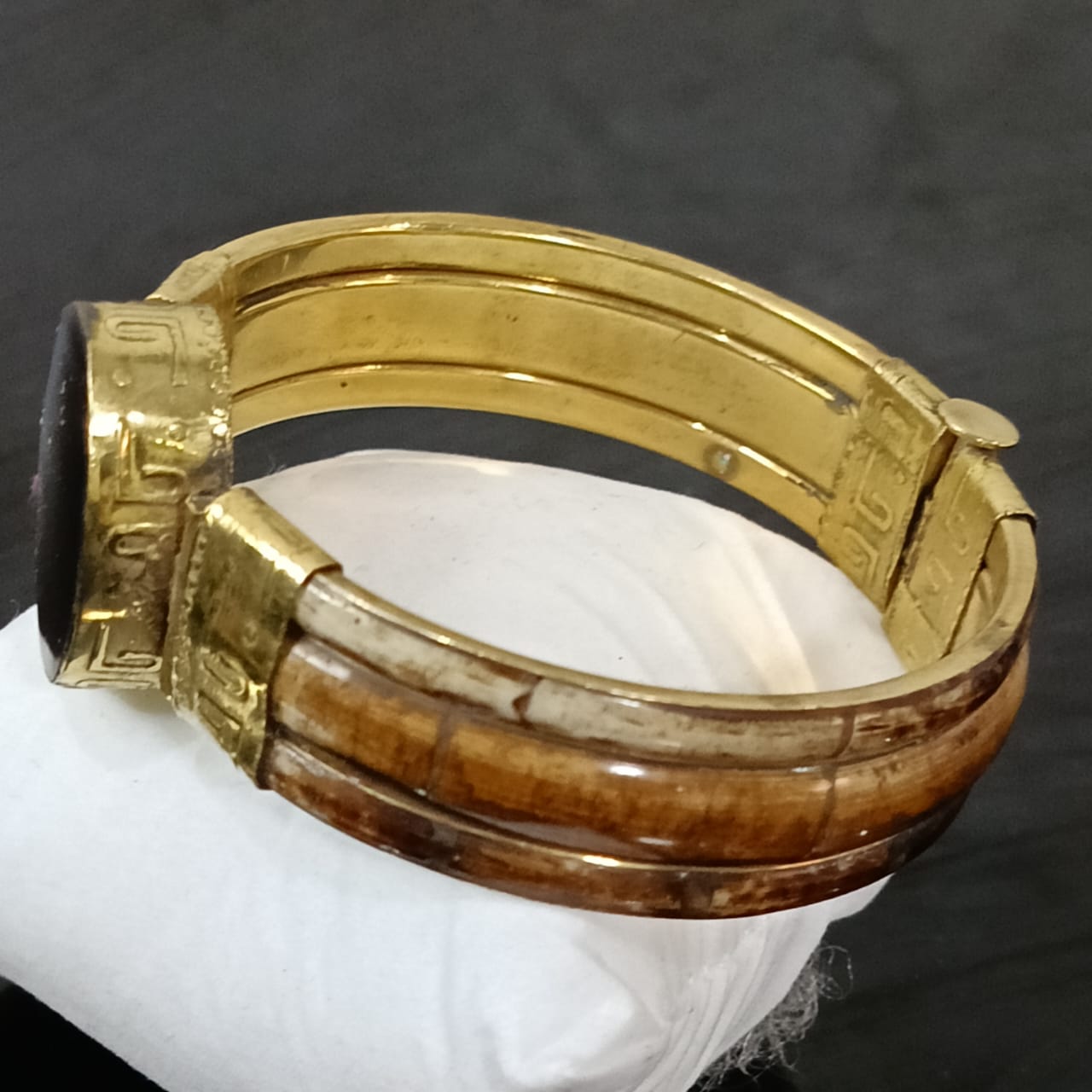 سوار تحفة عااج وصدف ونحاس