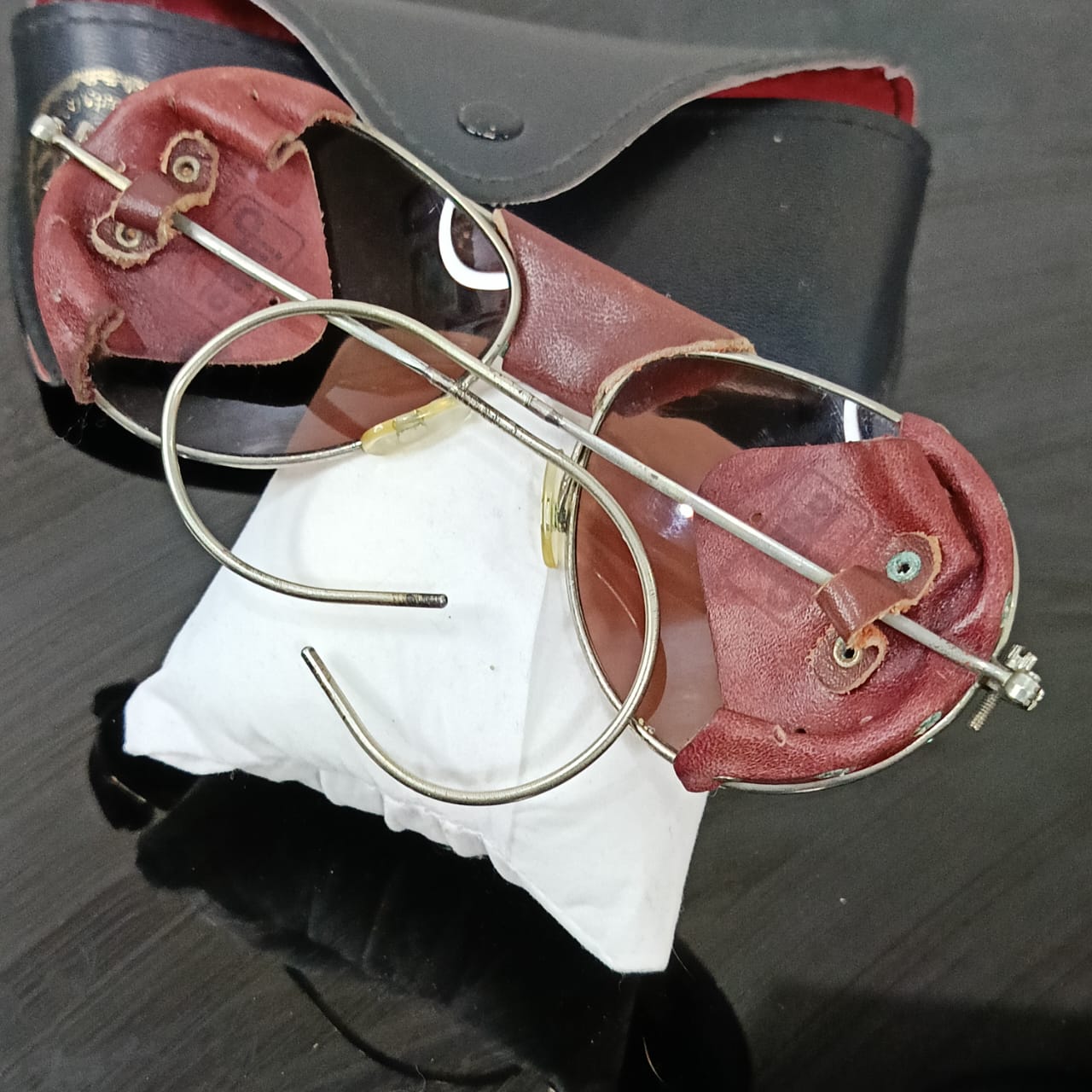 Lunette rare vintage original en cuir