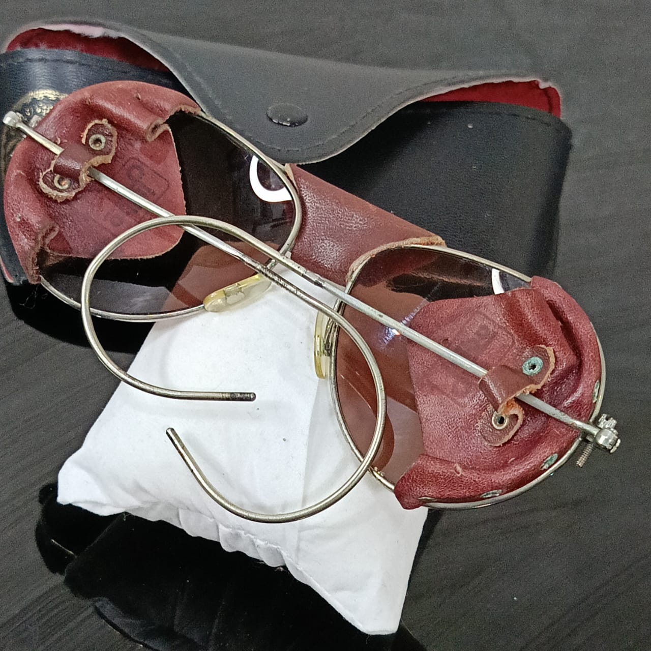 Lunette rare vintage original en cuir