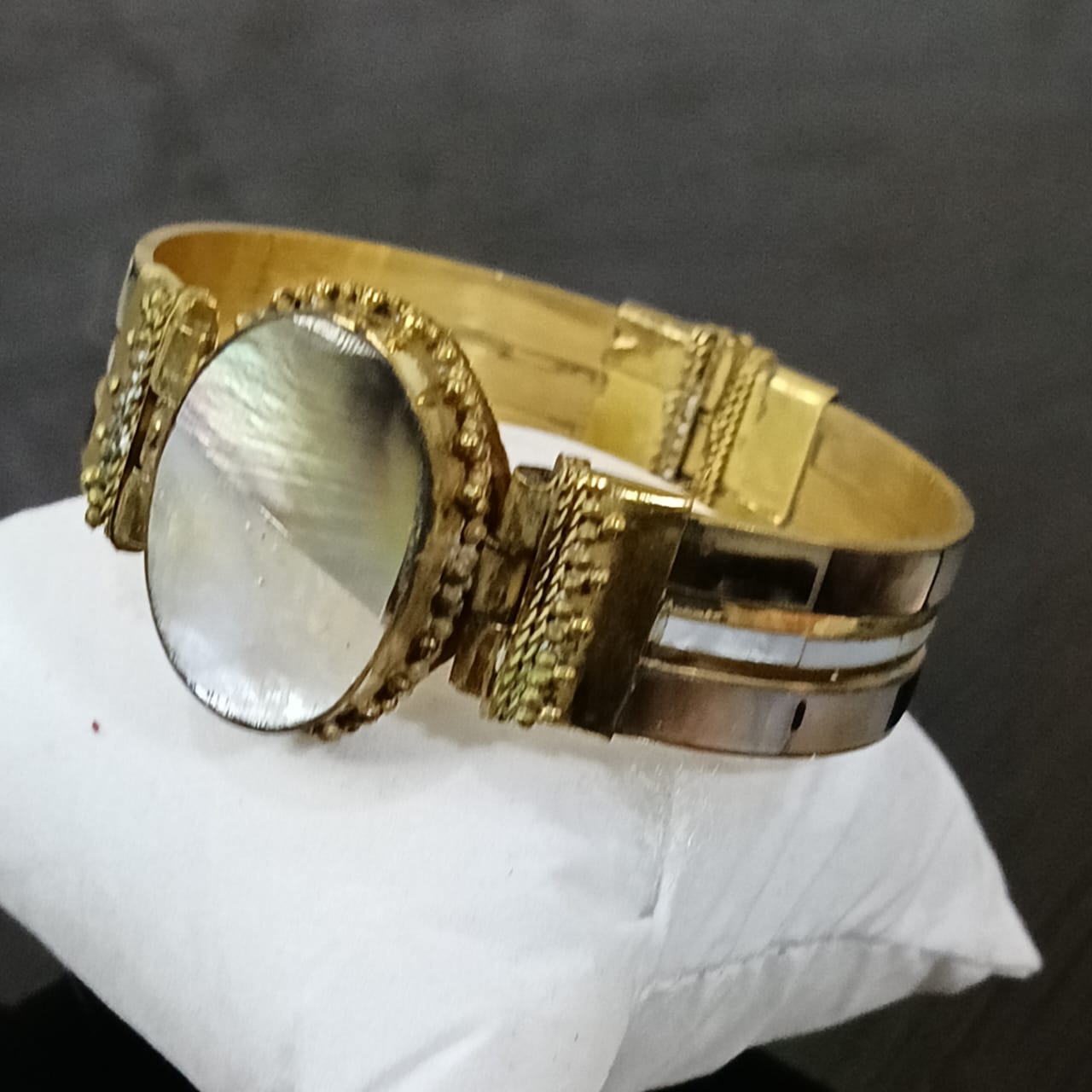 سوار تحفة عااج وصدف ونحاس