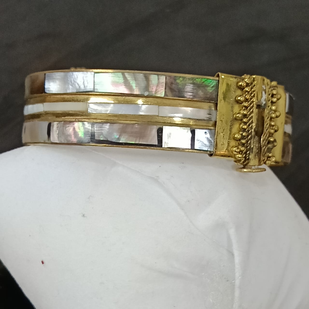 سوار تحفة عااج وصدف ونحاس