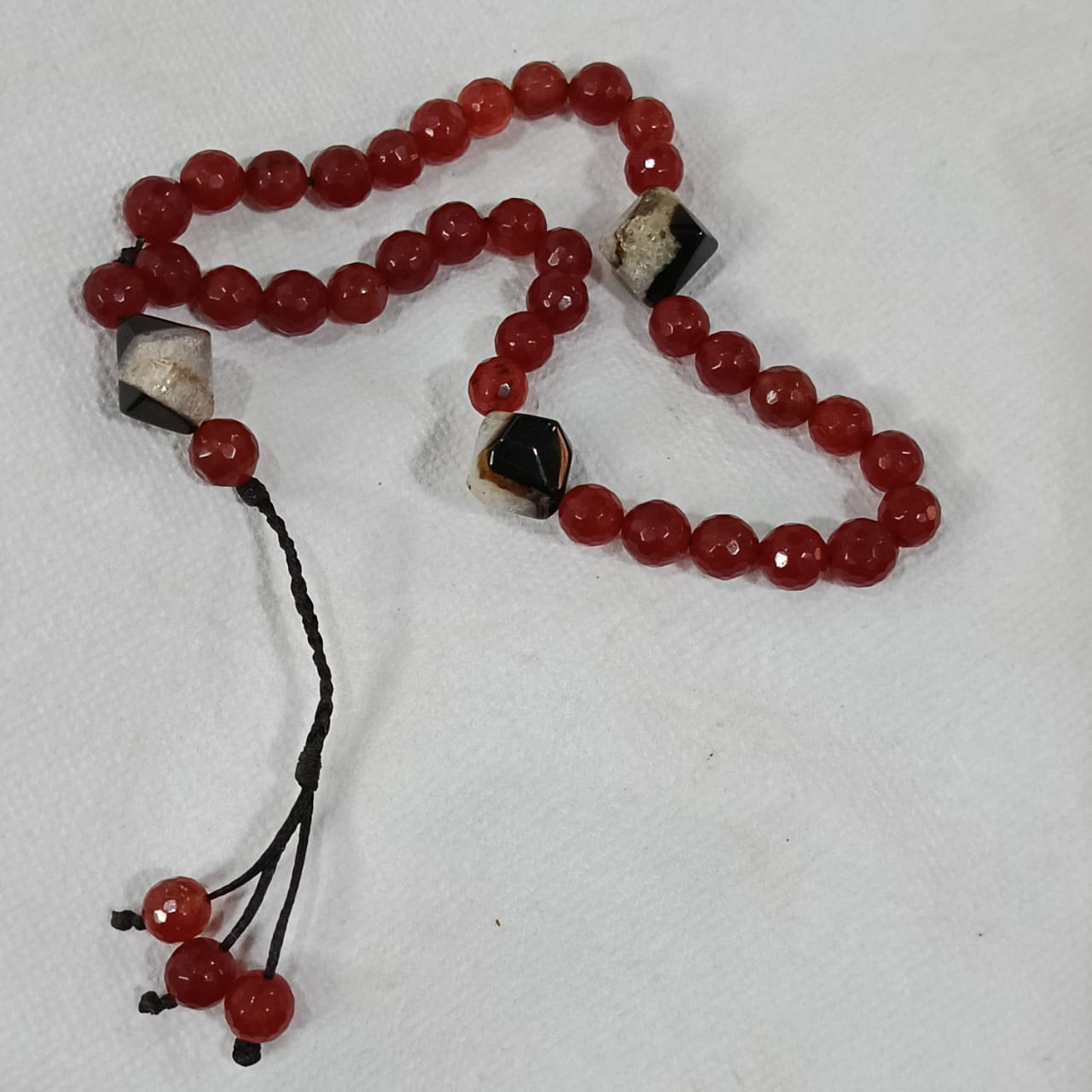 سبحة عتيقة بحجر يشم رماني وشواهد من عقيق