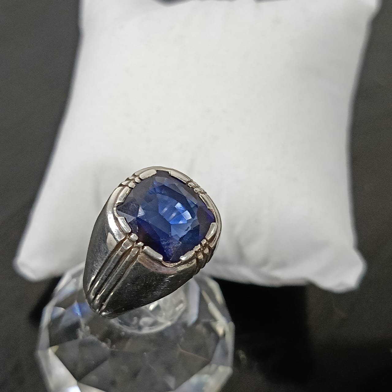 خاتم فضة أوربي تحفة بحجر سفير أزرق نقي