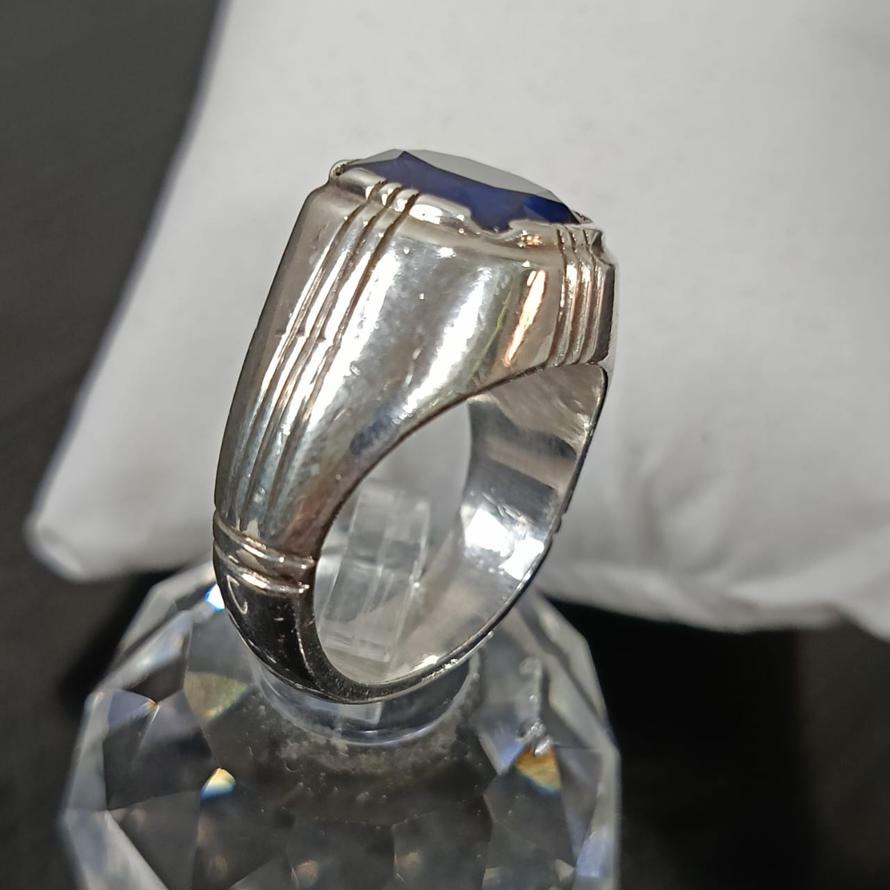 خاتم فضة أوربي تحفة بحجر سفير أزرق نقي