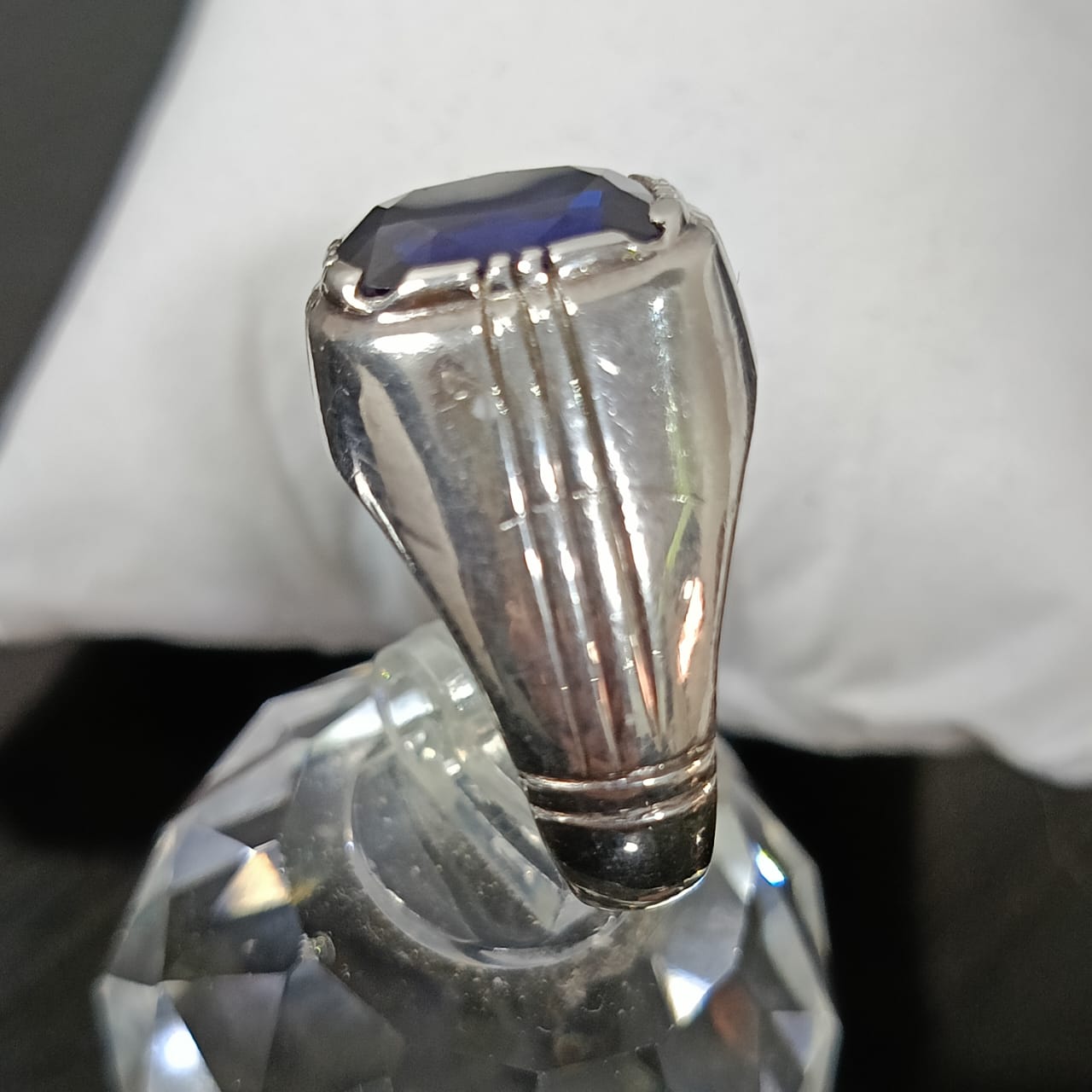 خاتم فضة أوربي تحفة بحجر سفير أزرق نقي