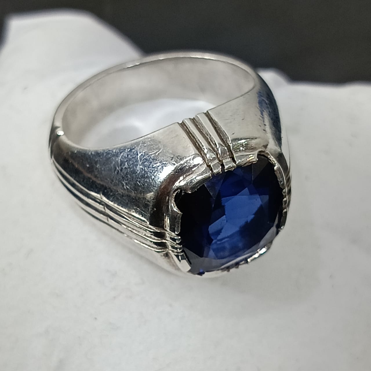 خاتم فضة أوربي تحفة بحجر سفير أزرق نقي