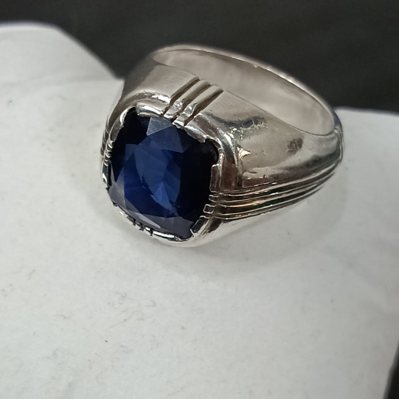 خاتم فضة أوربي تحفة بحجر سفير أزرق نقي