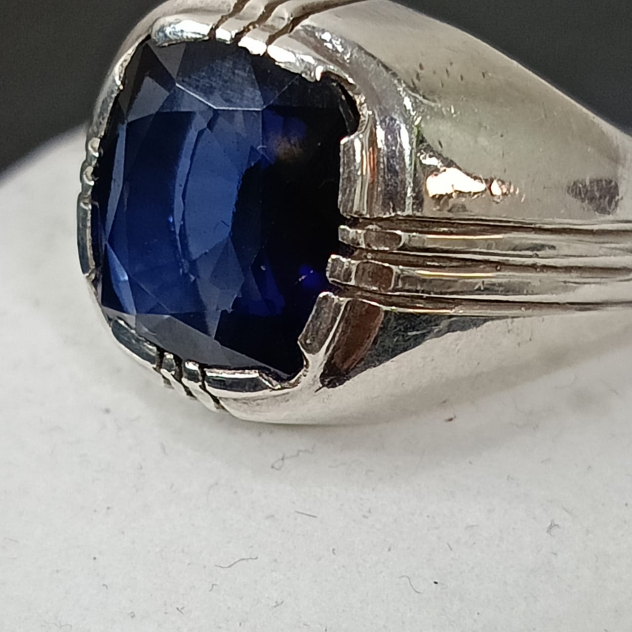 خاتم فضة أوربي تحفة بحجر سفير أزرق نقي