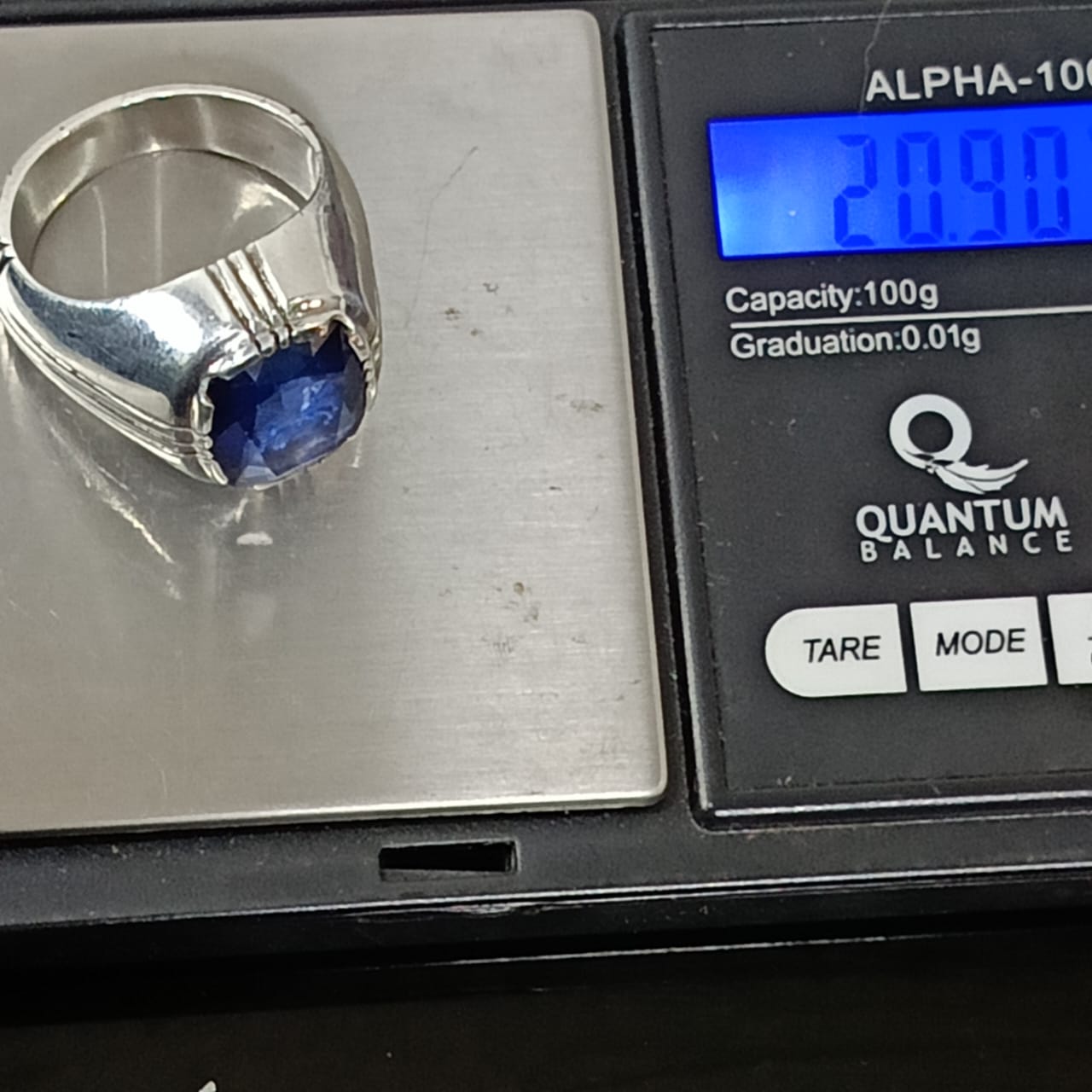 خاتم فضة أوربي تحفة بحجر سفير أزرق نقي