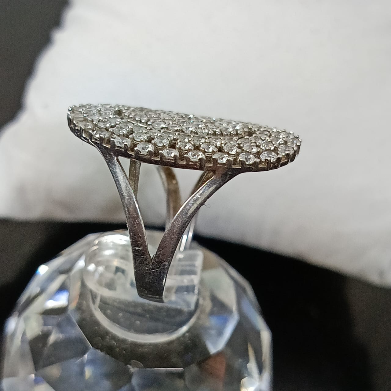 خاتم فضة نسائي مرصع بالأحجار