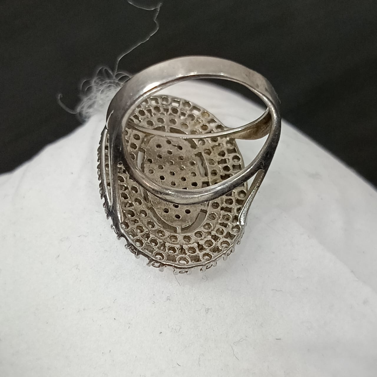 خاتم فضة نسائي مرصع بالأحجار