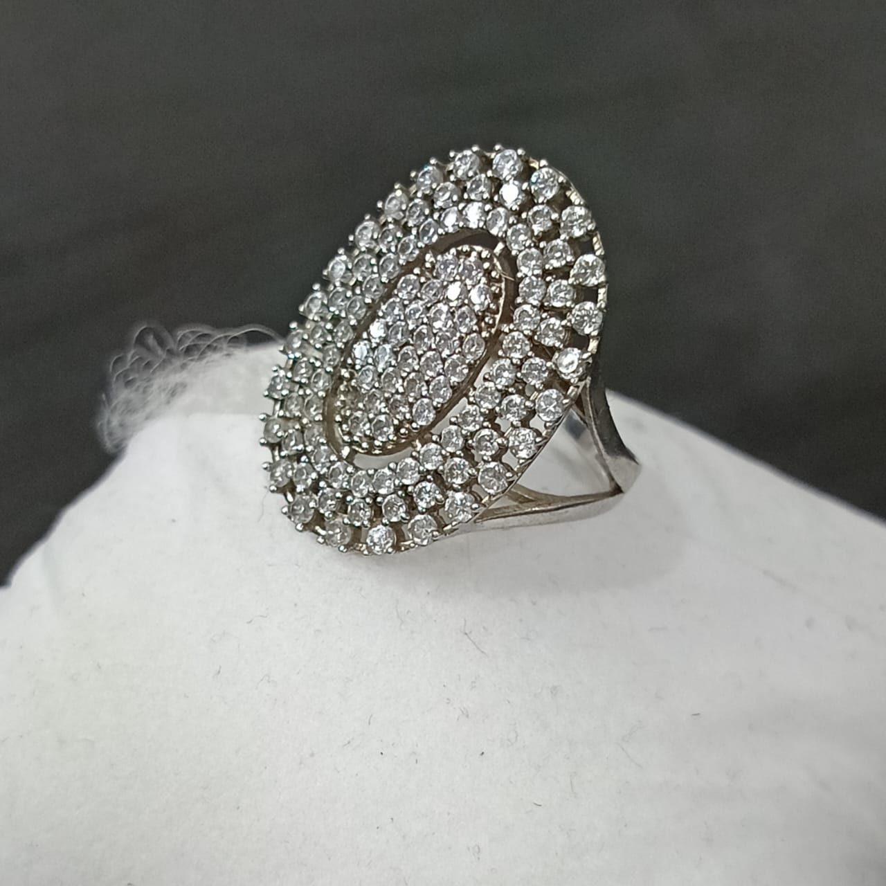 خاتم فضة نسائي مرصع بالأحجار