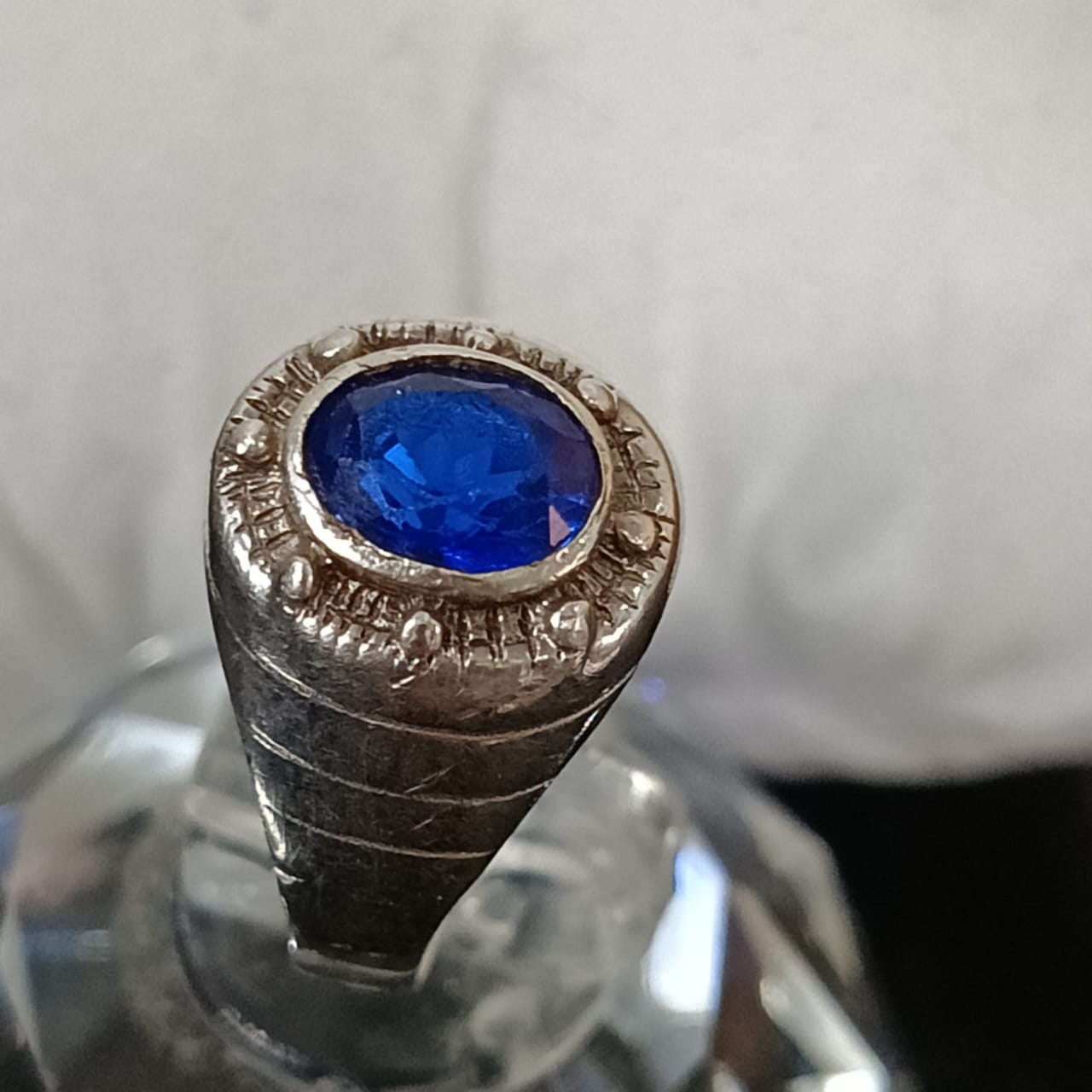 خاتم فضة بحجر سفير أزرق