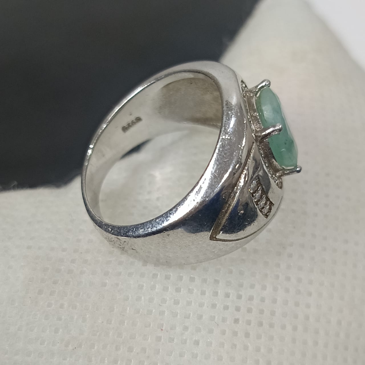 خاتم فضة بحجر زمرد