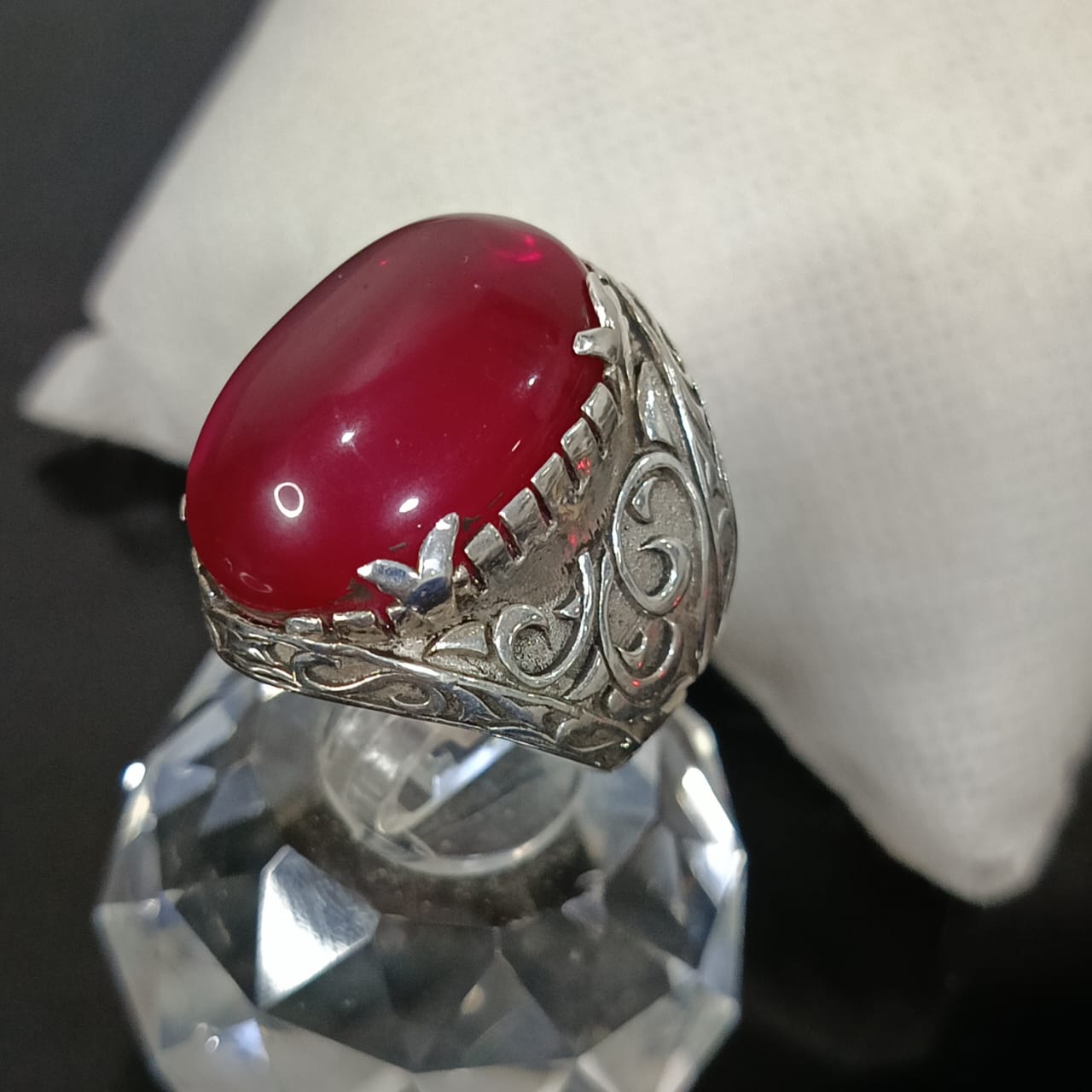 خاتم فضة بحجر ياقوت سيلاني