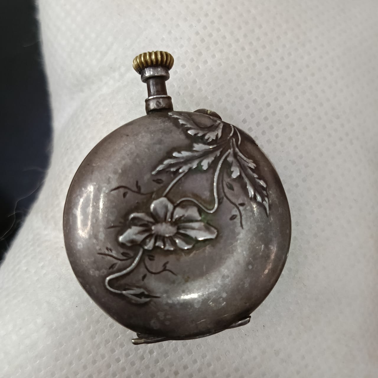 ساعة جيب فضة عاطلة