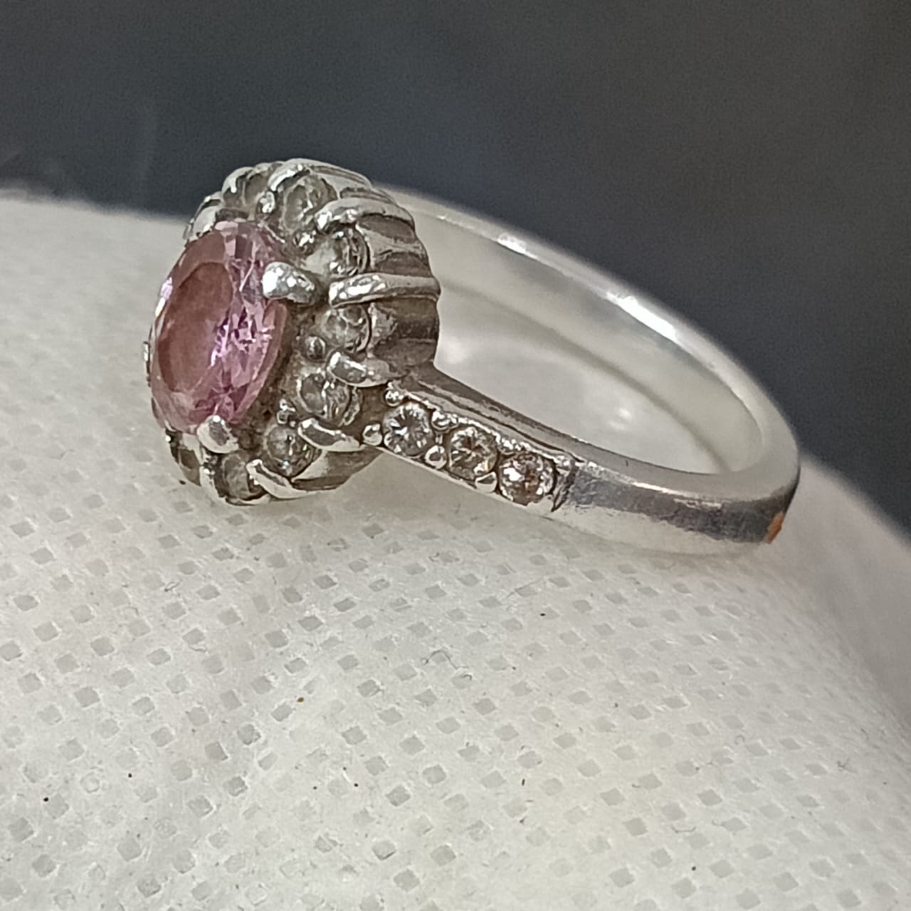 خاتم فضة نسائي مرصع بالأحجار كريمة