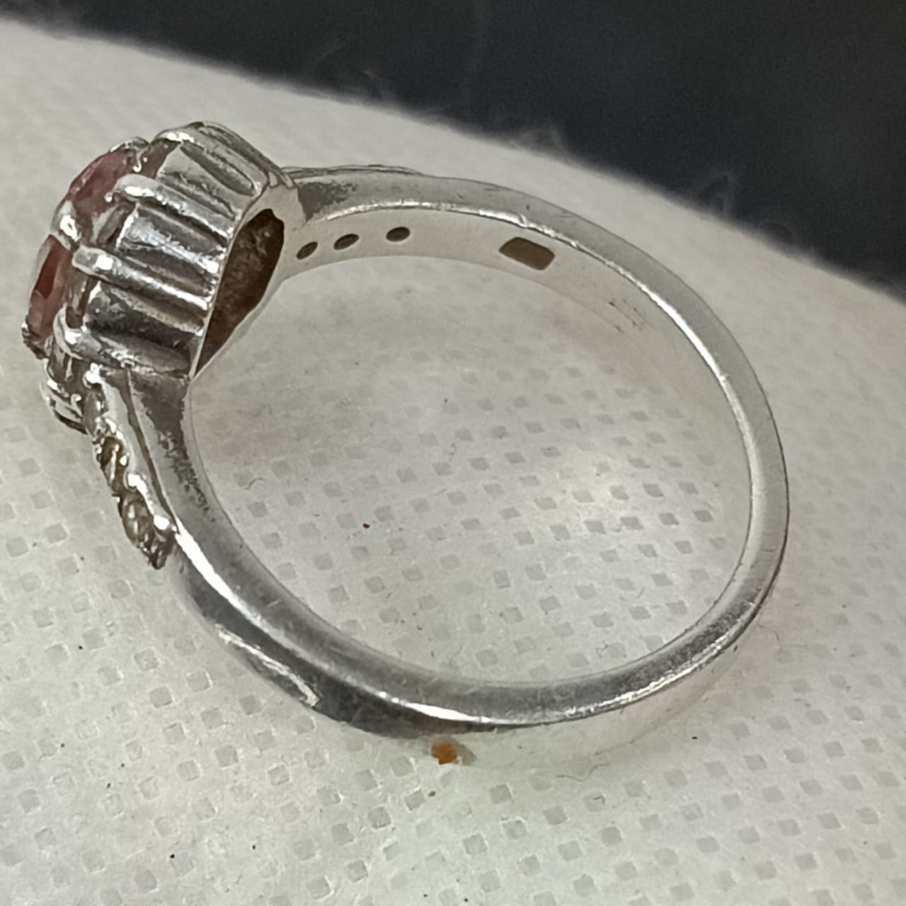 خاتم فضة نسائي مرصع بالأحجار كريمة