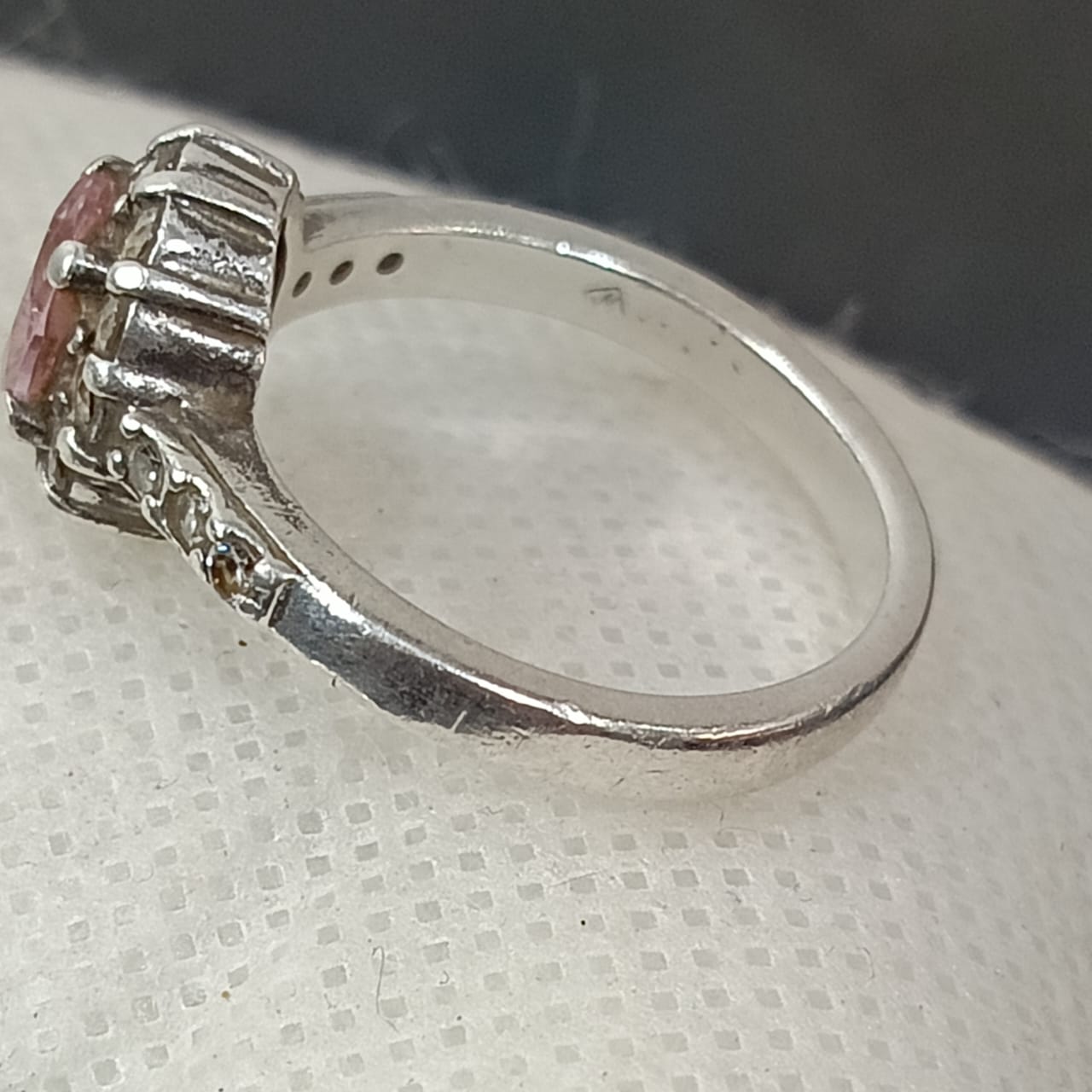 خاتم فضة نسائي مرصع بالأحجار كريمة