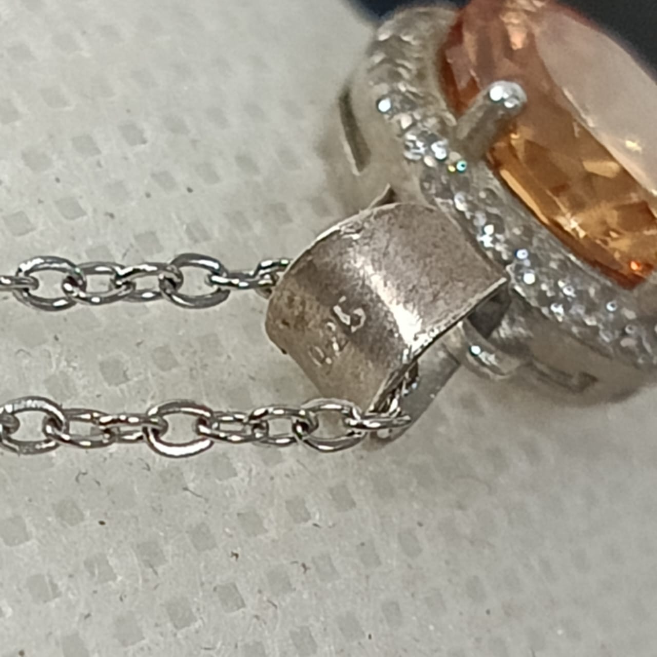 سلسلة بلاكي أبيض وقلادة فضة مرصعة بحجر توباز