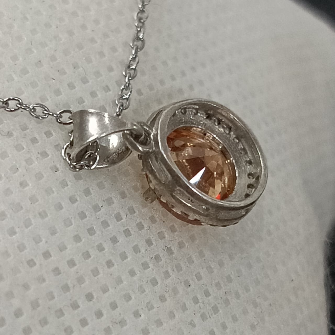 سلسلة بلاكي أبيض وقلادة فضة مرصعة بحجر توباز