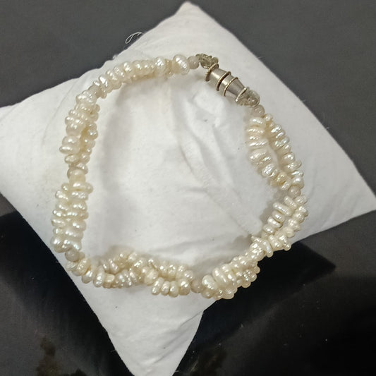 سوار تحفة بالجوهر الحر