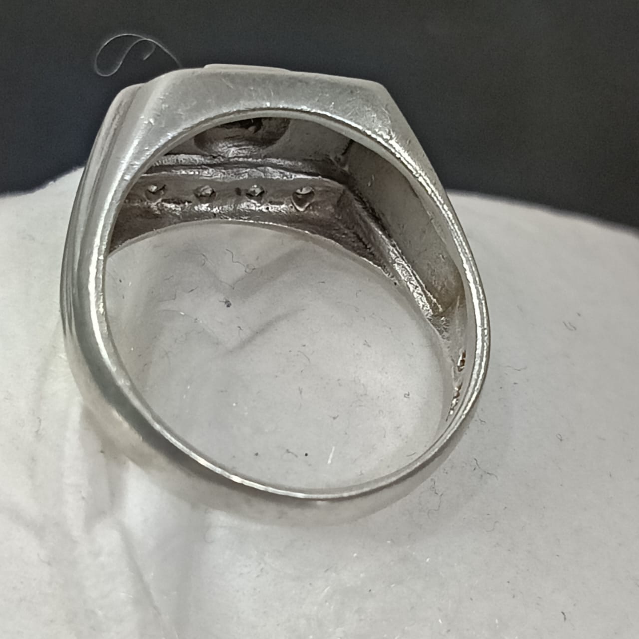 خاتم فضة تحفة مرصع بالأحجار