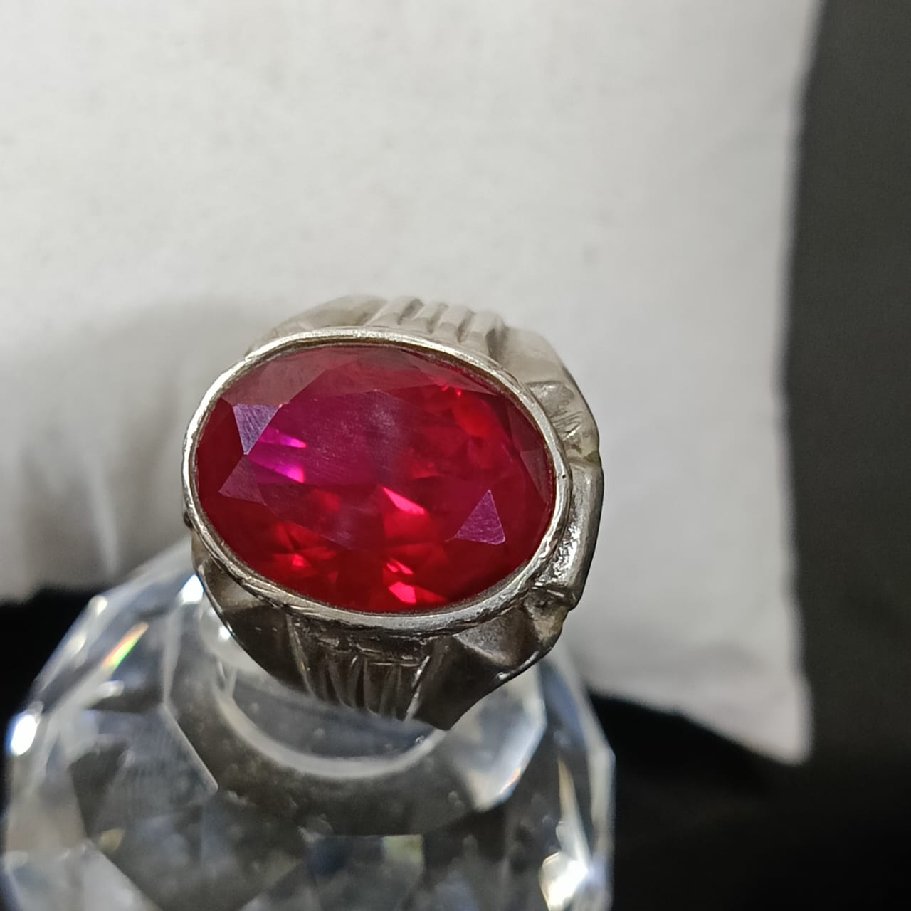 خاتم فضة بحجر ياقوت