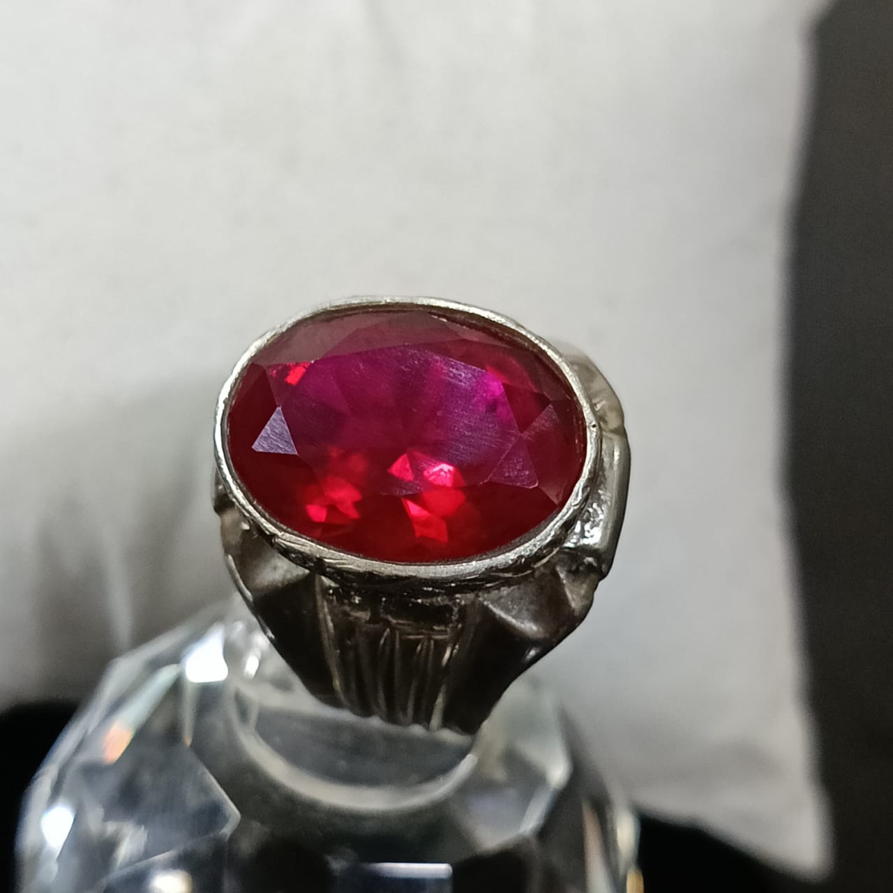 خاتم فضة بحجر ياقوت